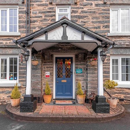 ベトウス・ア・コーエド Glyntwrog House Bed & Breakfast エクステリア 写真