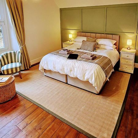 ベトウス・ア・コーエド Glyntwrog House Bed & Breakfast エクステリア 写真