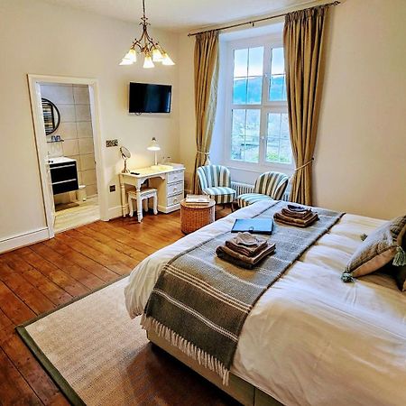 ベトウス・ア・コーエド Glyntwrog House Bed & Breakfast エクステリア 写真