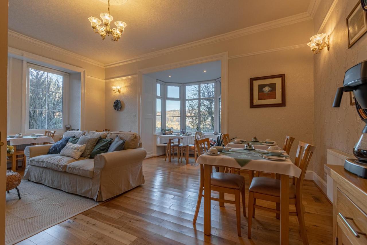 ベトウス・ア・コーエド Glyntwrog House Bed & Breakfast エクステリア 写真