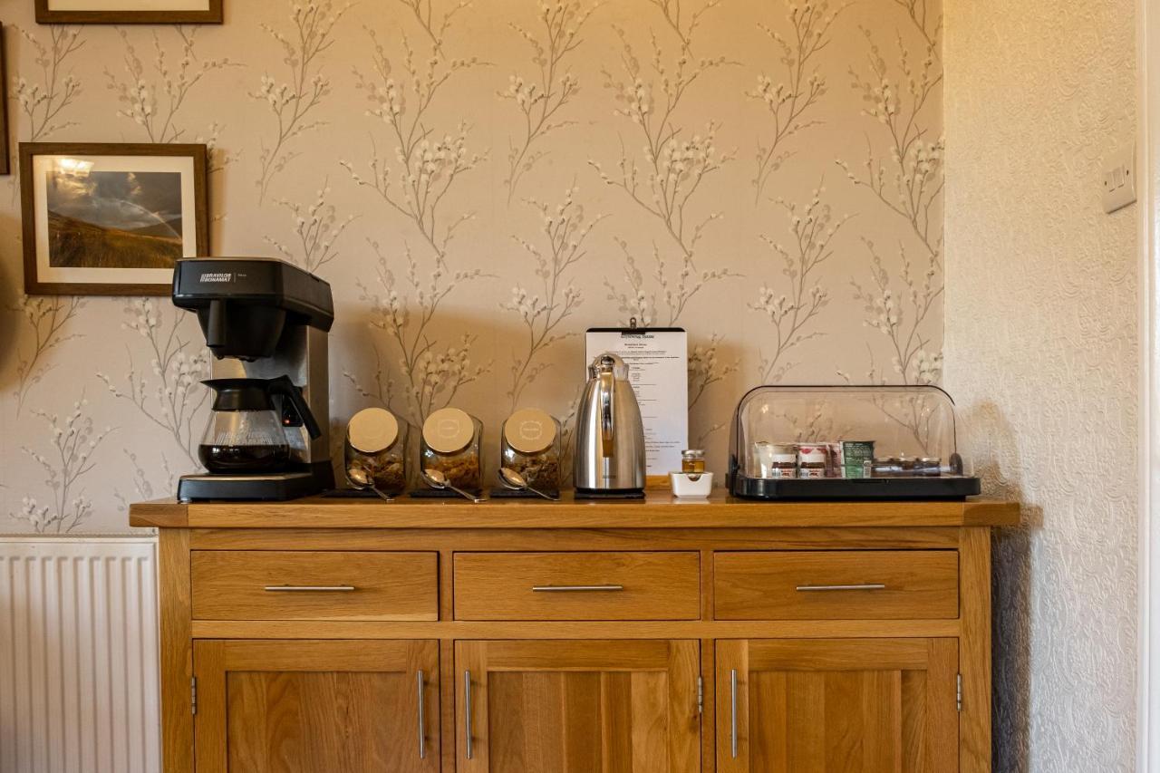 ベトウス・ア・コーエド Glyntwrog House Bed & Breakfast エクステリア 写真