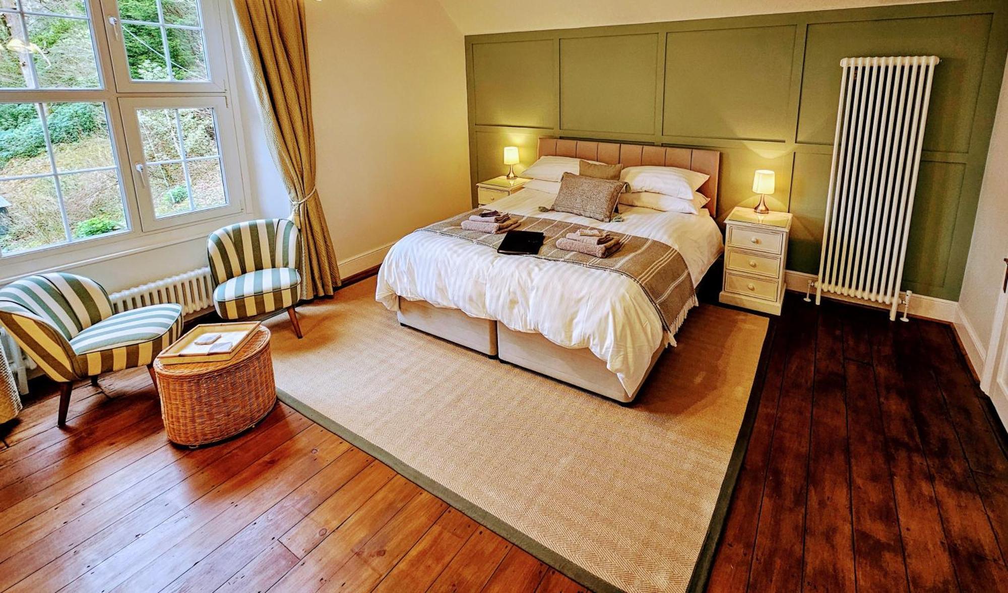 ベトウス・ア・コーエド Glyntwrog House Bed & Breakfast エクステリア 写真